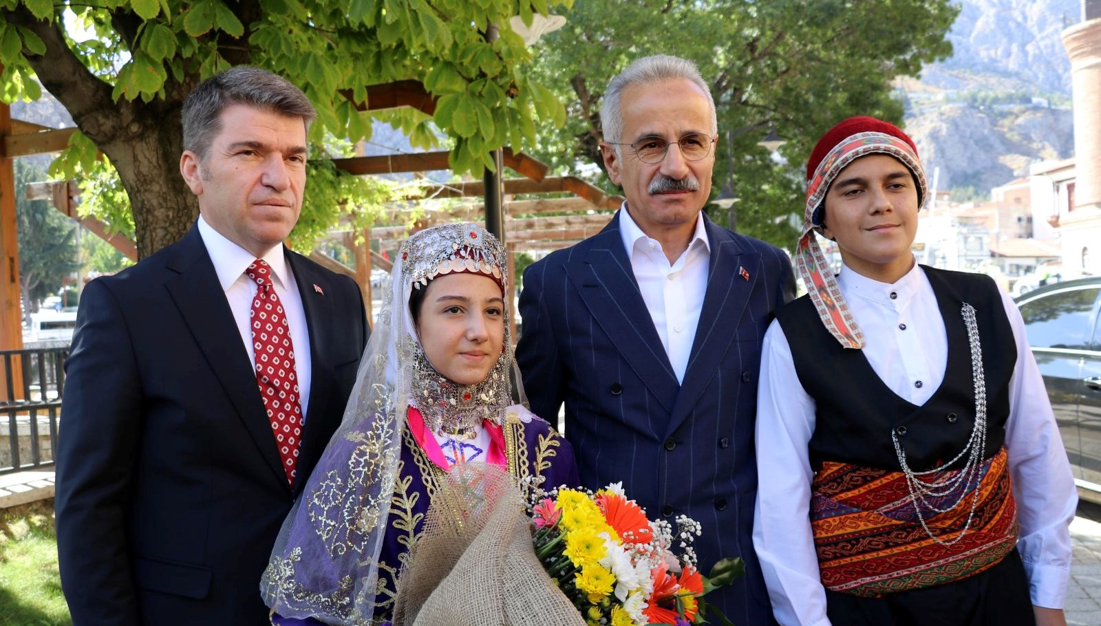 bakan uraloglu amasyada ziyaretlerde bulundu CKXIzsmD