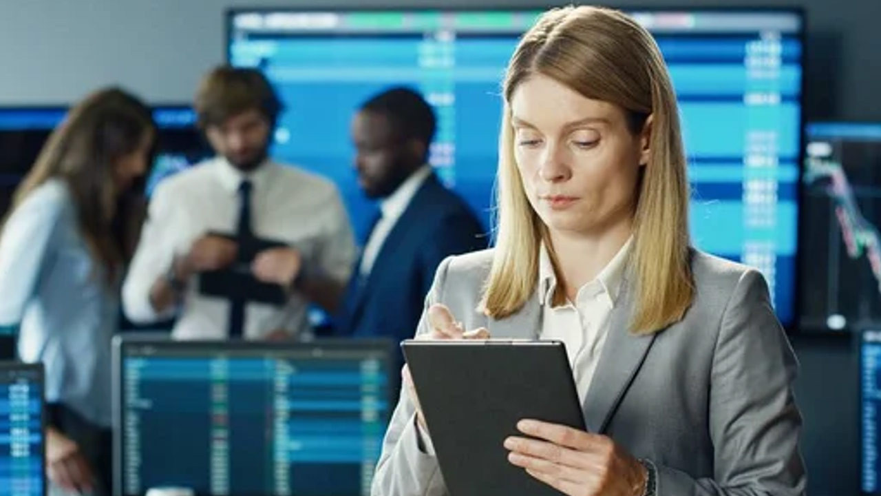 borsa haftayi kayipla kapatti iste en cok kazandiran ve kaybettiren hisseler yRtJR61d