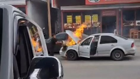 hareket halindeki aracta yangin CR9di7kn