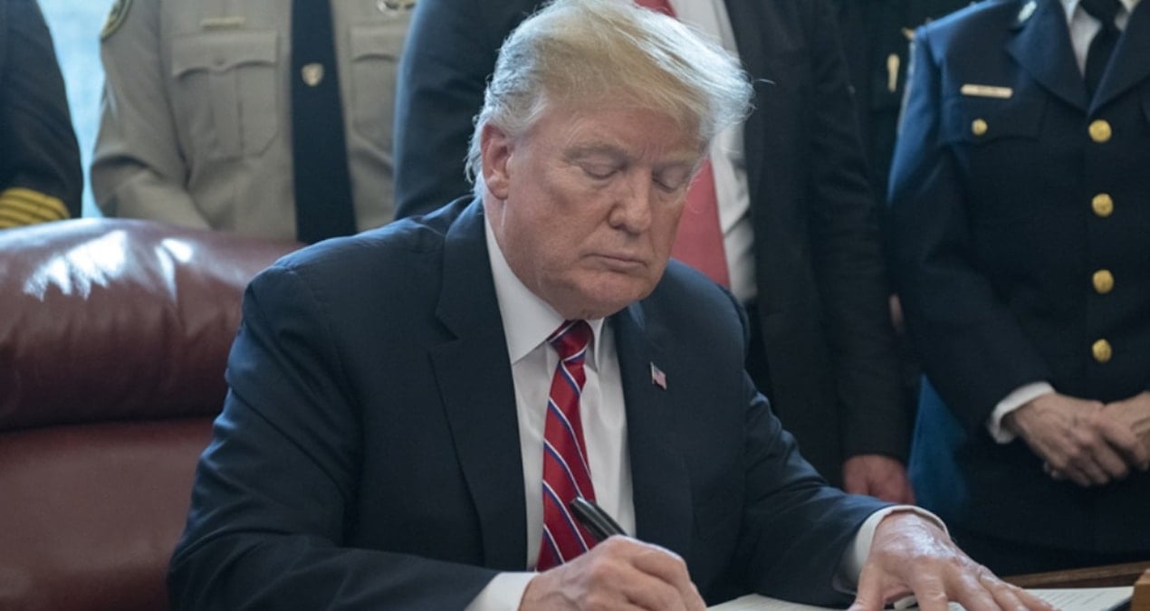 trump yonetimi h 1b calisma vizelerine 100 bin dolarlik basvuru ucreti getirecek 7t5KfbPl