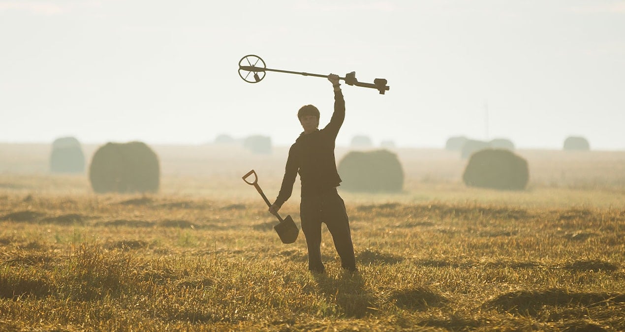 6 yil boyunca ayni yeri arayip sonunda hazineyi buldu V9Wgh62B