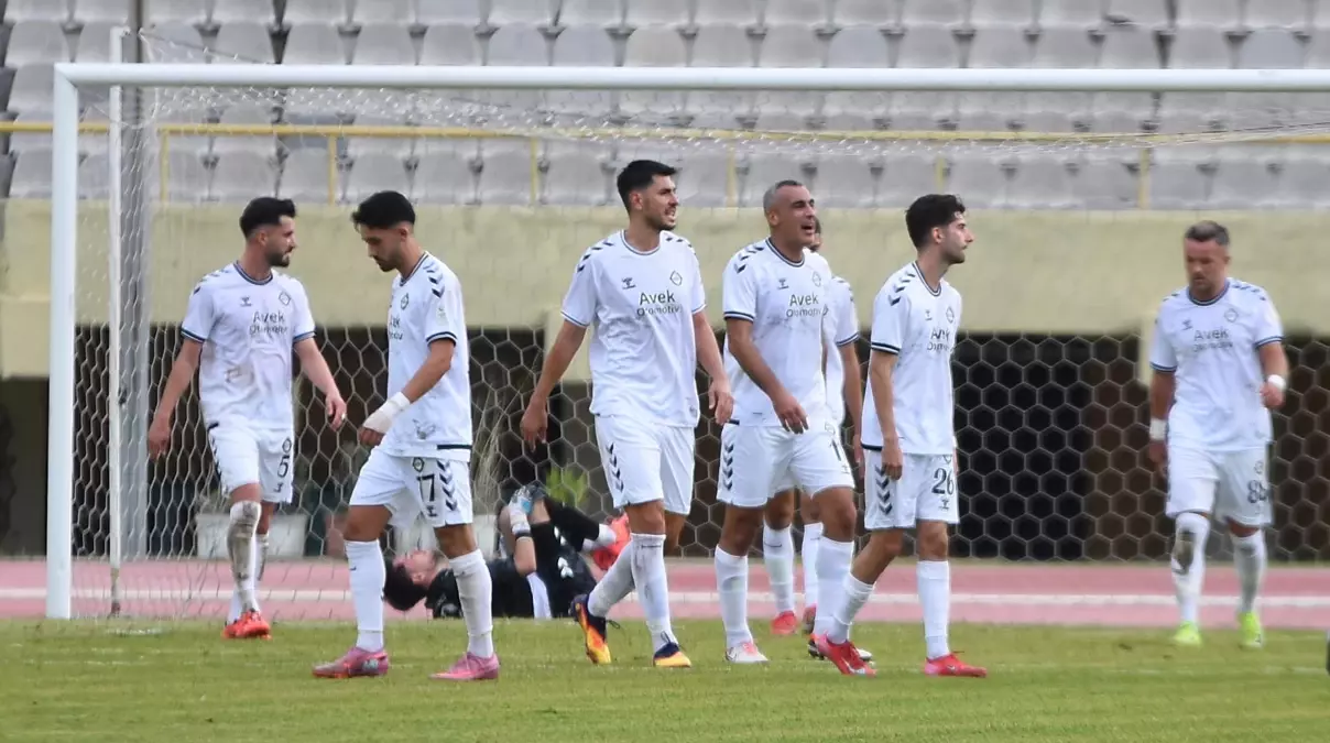 altayin kotu gidisi devam ediyor sokeye 4 1 maglup oldular OtFgZE3f.jpg