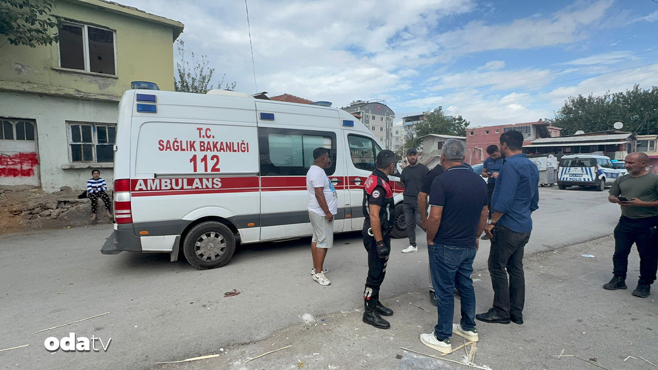 antalyada husumetli ailelerin silahli kavgasinda iki kisi yaralandi dOSDtkpS