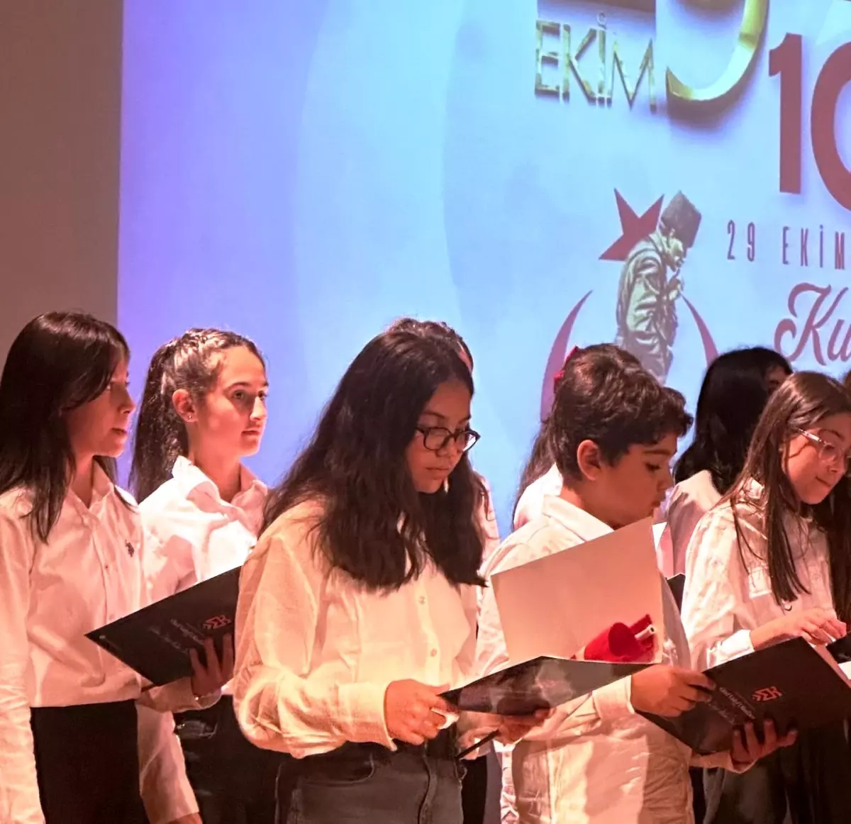 ataturk universitesi vakif okullari cumhuriyet bayramini coskuyla kutladi 4VDIYPZt.jpg