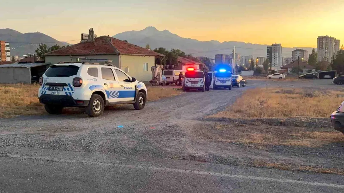 kayseride baba ve ogul tufekle yaralandi WzBEaZ9B