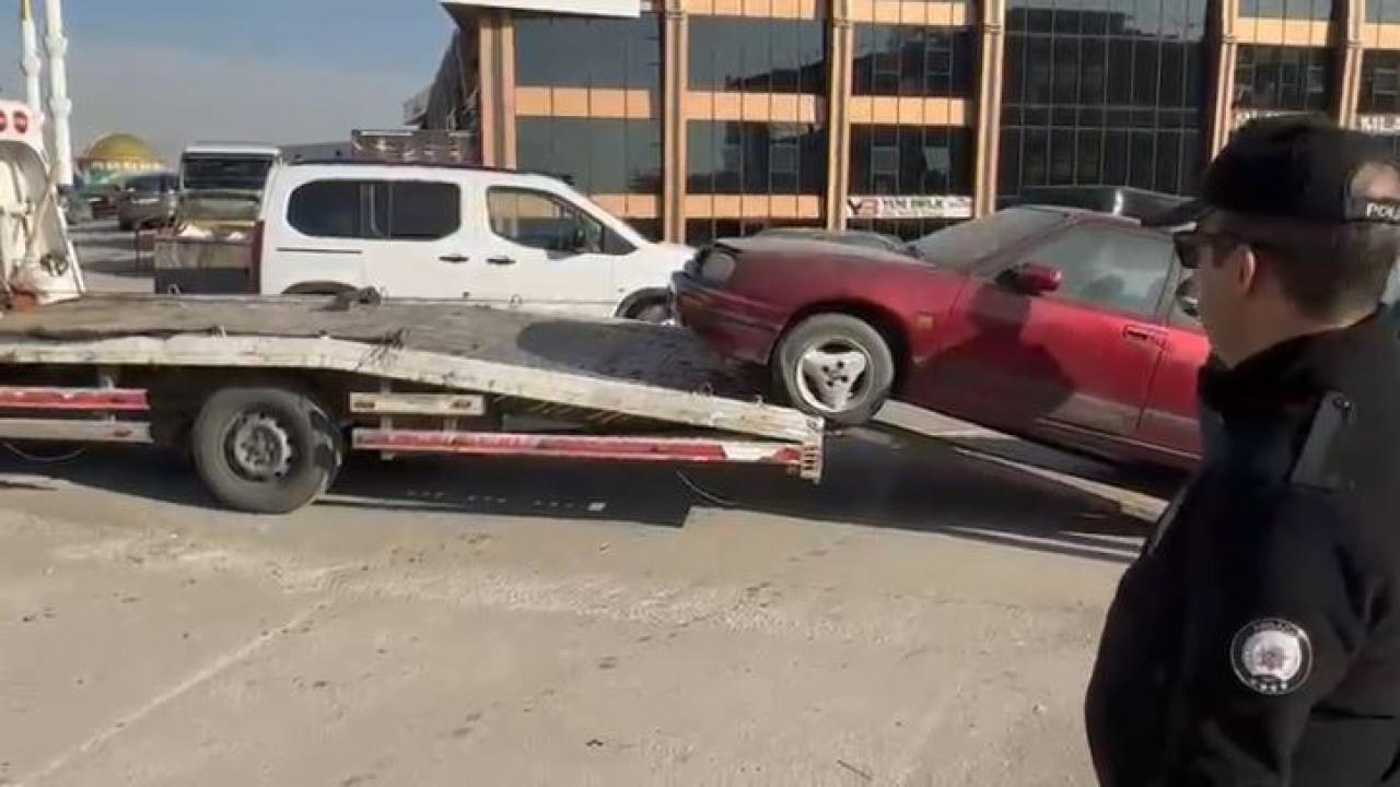 ankarada hurda arac temizligi cok sayida arac trafikten men edildi xI3SO5PA.jpg