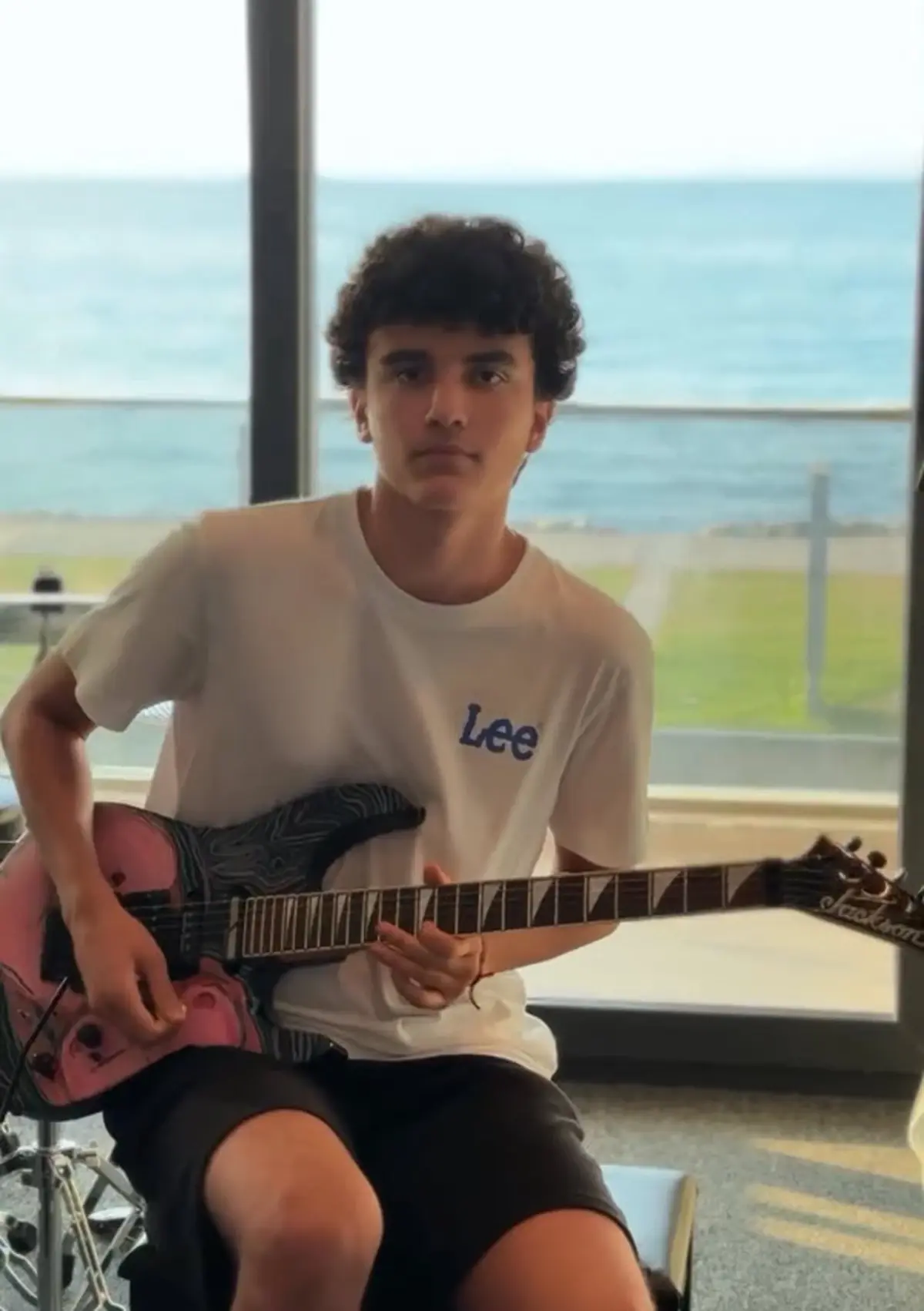 izmirde cadilar bayrami kutlamasinda genc hayatini kaybetti 6iwYBVnk.jpg