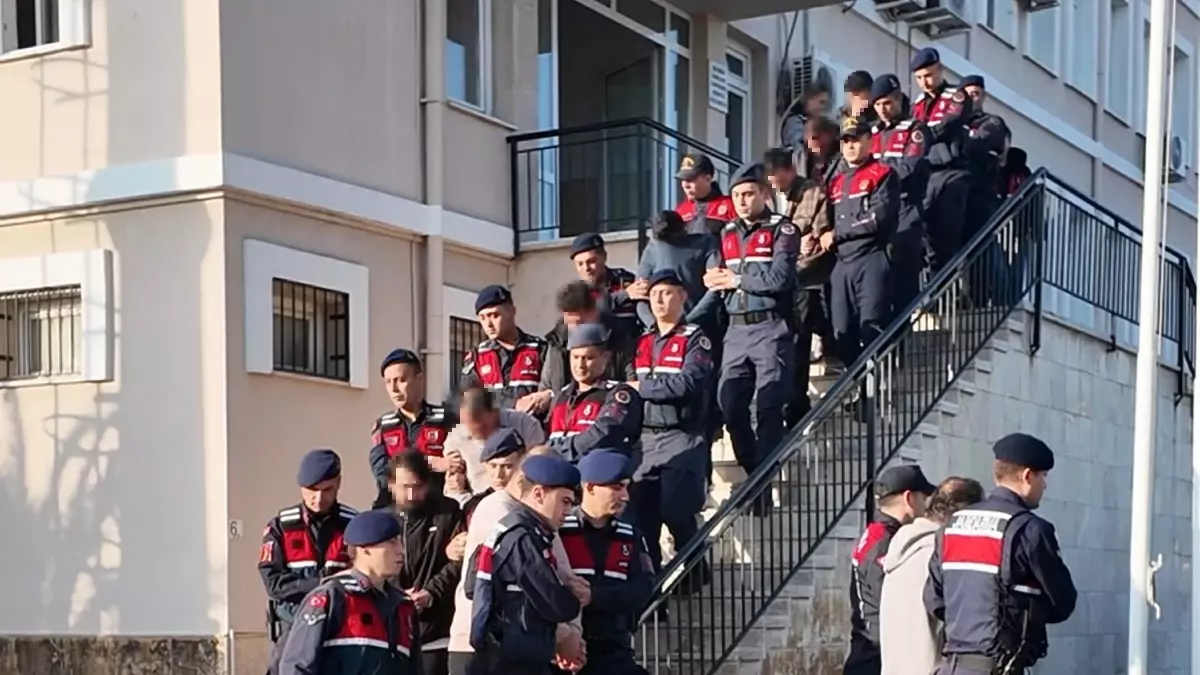 sahte borsa uygulamasina operasyon 12 tutuklama WVNnpFtl.jpg