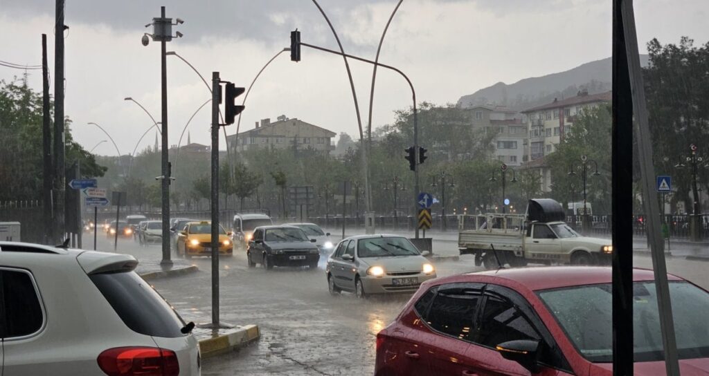 Çankırı’da Şiddetli Yağışlar Hayatı Olumsuz Etkiledi; Su Baskınları Yaşandı