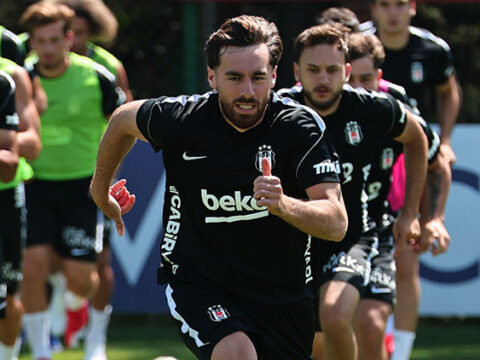 Besiktas midtjylland macinin hazirliklarini surdurdu r5yJrNrM
