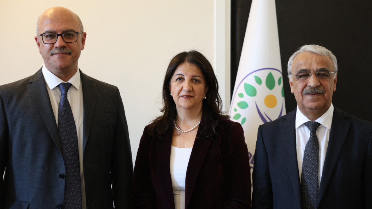 Masada yasa taslagi var akp genel baskan yardimcisi efkan ala imrali heyeti ile gorustu GbHLvyq5